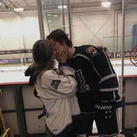 Hockey Player bf
