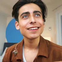 Aidan gallagher 