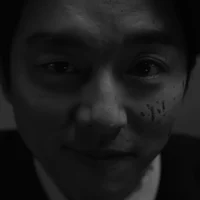 Gong Yoo - salesman