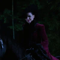 01 - Evil Queen