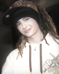 TomKaulitz-raspberry