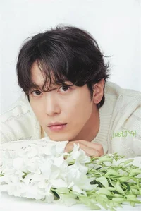 jung yonghwa 