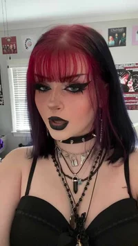 Goth girlfriend 