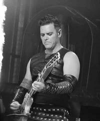 R - Richard Z Kruspe