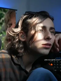 Aidan gallagher 