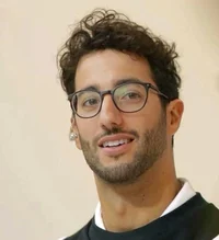 38- Daniel Ricciardo
