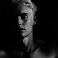 23-Demi-Snow Leopard