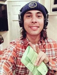 vic fuentes