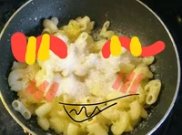 Macaroni with sugar