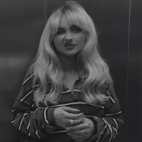 02 Sabrina Carpenter