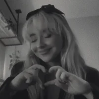 02 Sabrina Carpenter