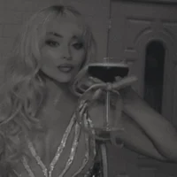 02 Sabrina Carpenter