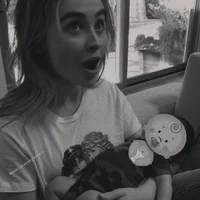 02 Sabrina Carpenter