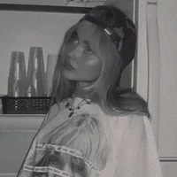 02 Sabrina Carpenter