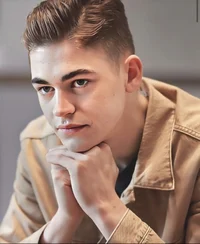 Hero Fiennes Tiffin