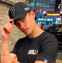 Hero Fiennes Tiffin