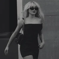 02 Sabrina Carpenter