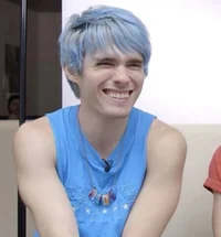Awsten Knight 
