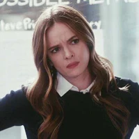 08 CAITLIN SNOW 