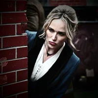 08 SARA LANCE