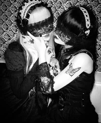 Белая и чёрная