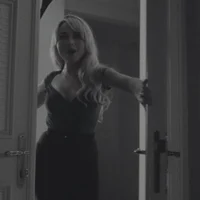 02 Sabrina Carpenter