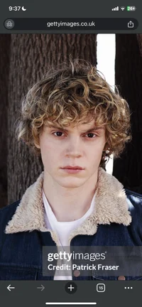 evan peters 