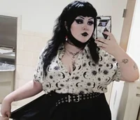 Thicc Goth Girl