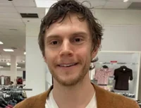 evan peters