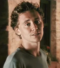 Tom Hiddleston 
