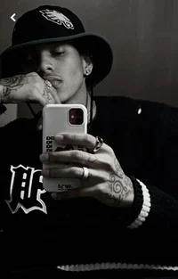 01- Maxwell Lockwood