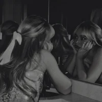 02 Sabrina Carpenter