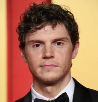 Evan Peters