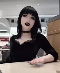 Extrovert Goth Girl