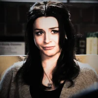 32 AMELIA SHEPHERD 