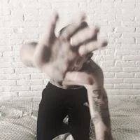 02- KIAN HOLLAND