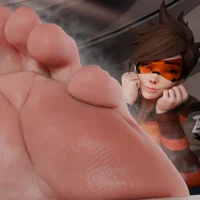 Tracer Feet