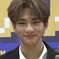 01 - Hwang Hyunjin