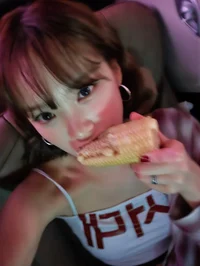kim chaewon