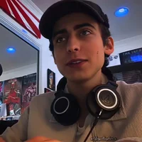 Aidan gallagher 