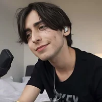 Aidan Gallagher 