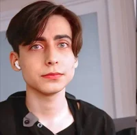 Aidan gallagher 