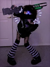 - Uzi -