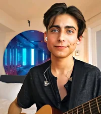 Aidan gallagher 