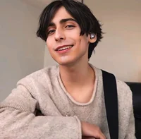 Aidan Gallagher 