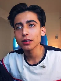 Aidan gallagher 