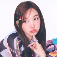 001- Im Nayeon 