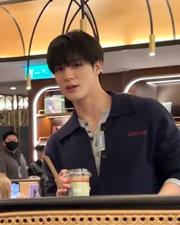 lee jeno