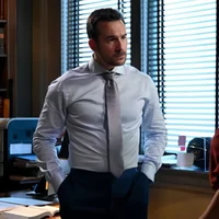 Barry Sloane 