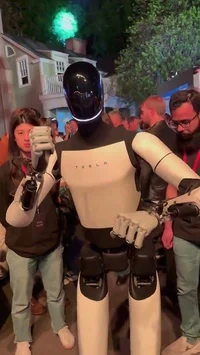 Tesla robot 